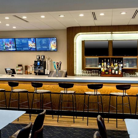 Courtyard By Marriott New Haven Orange Hotel Bagian luar foto
