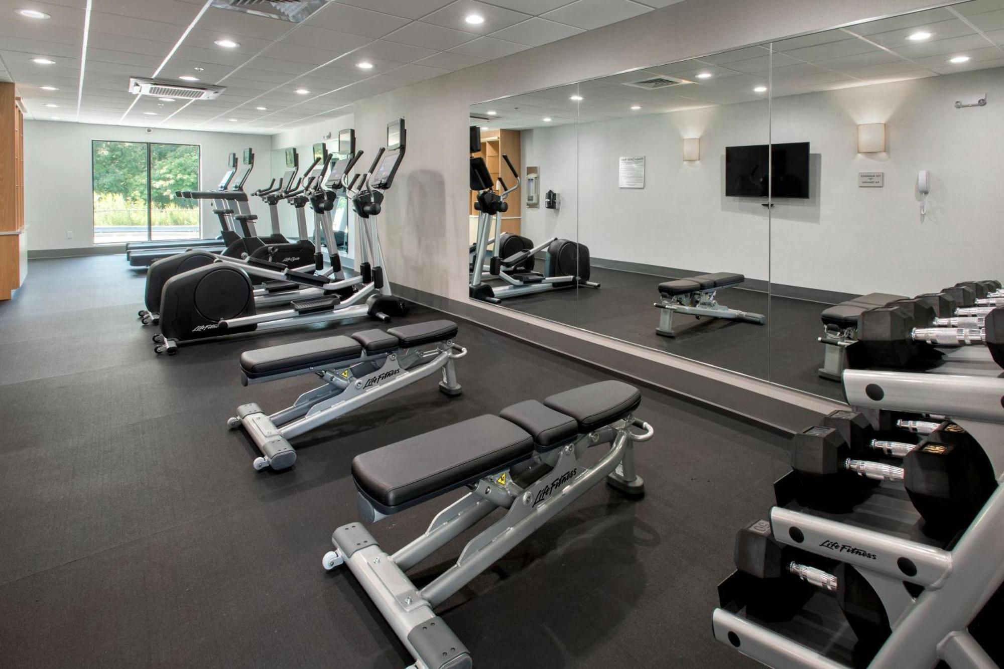 Courtyard By Marriott New Haven Orange Hotel Bagian luar foto