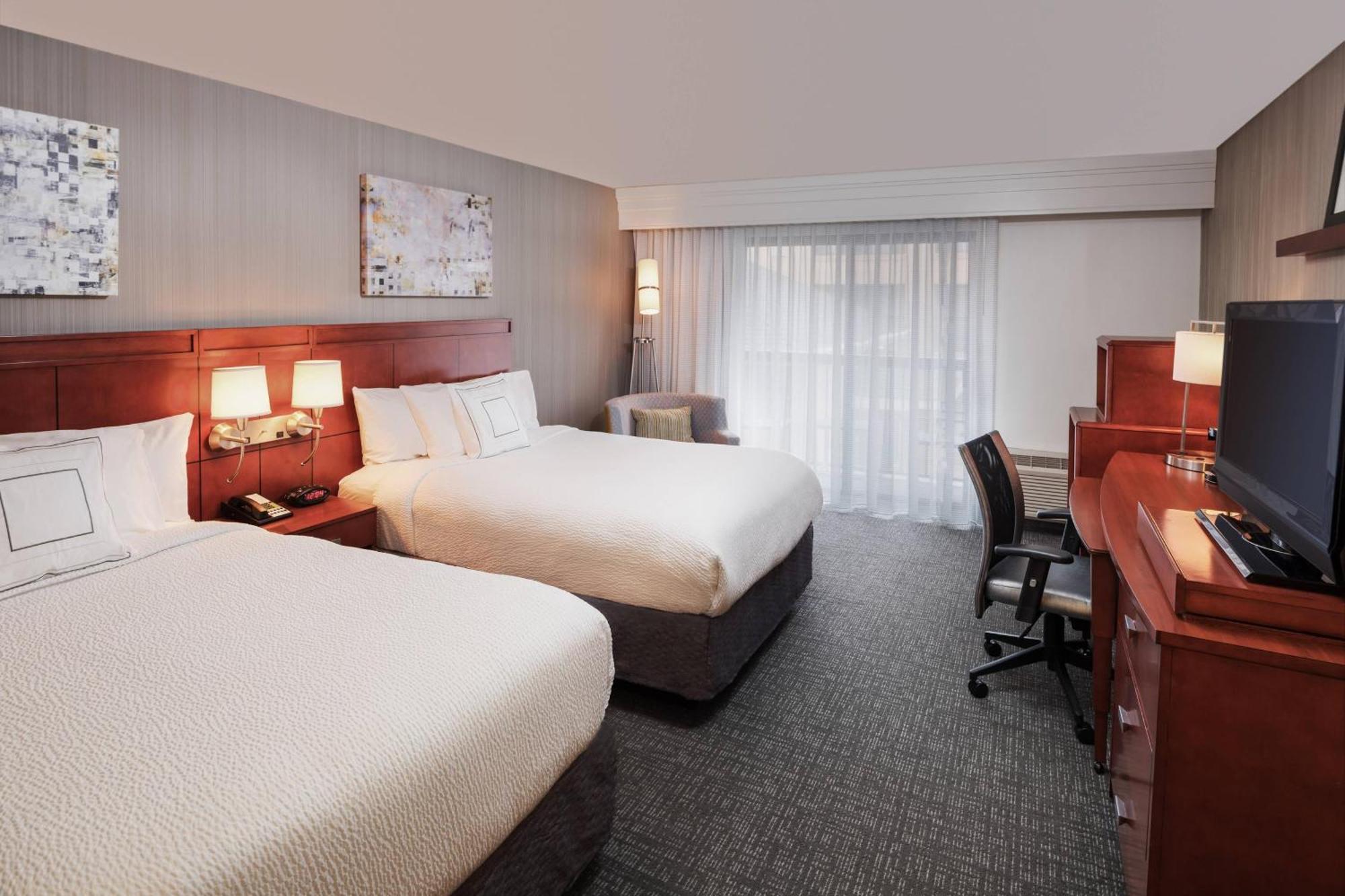 Courtyard By Marriott New Haven Orange Hotel Bagian luar foto