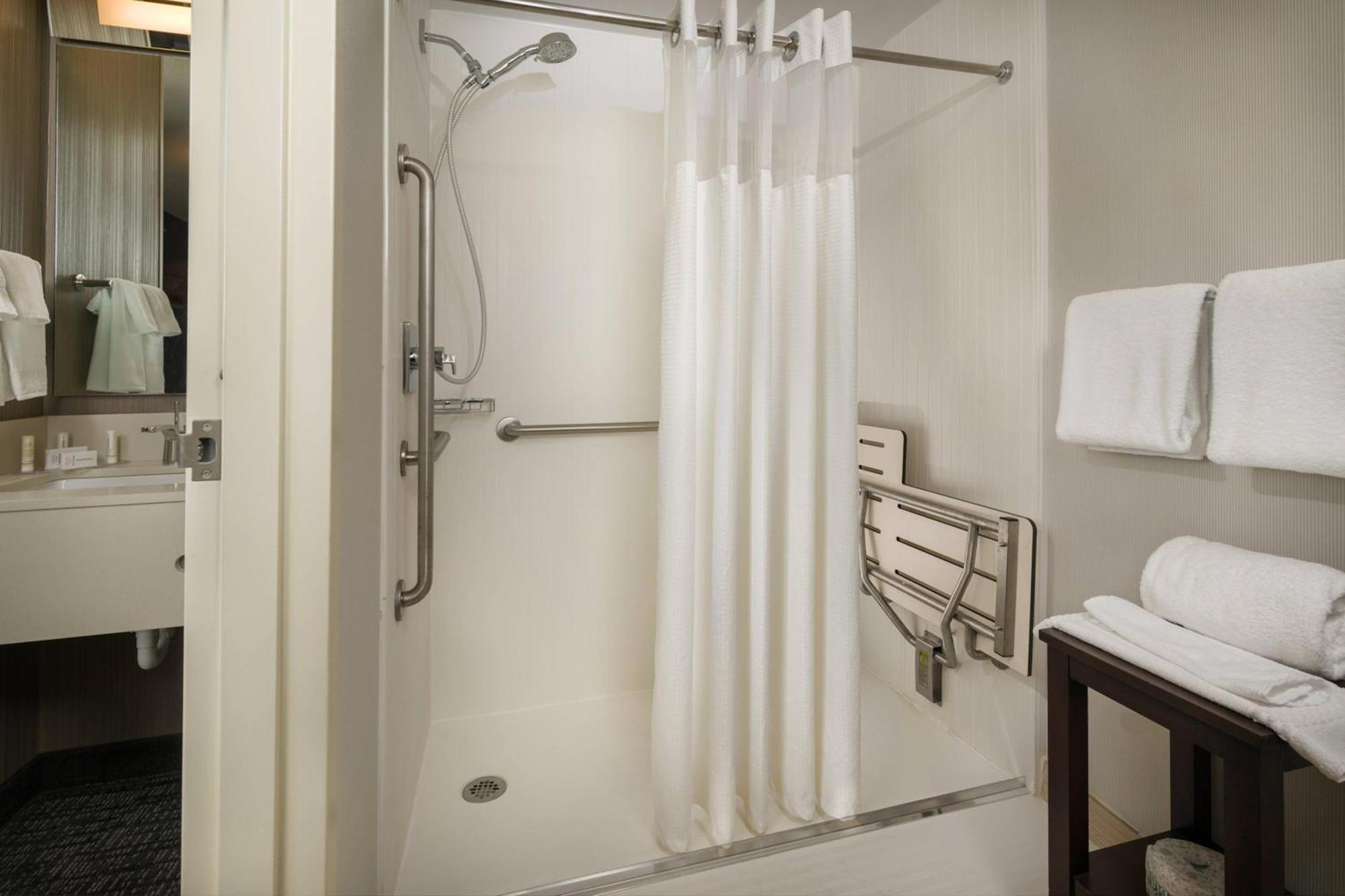 Courtyard By Marriott New Haven Orange Hotel Bagian luar foto