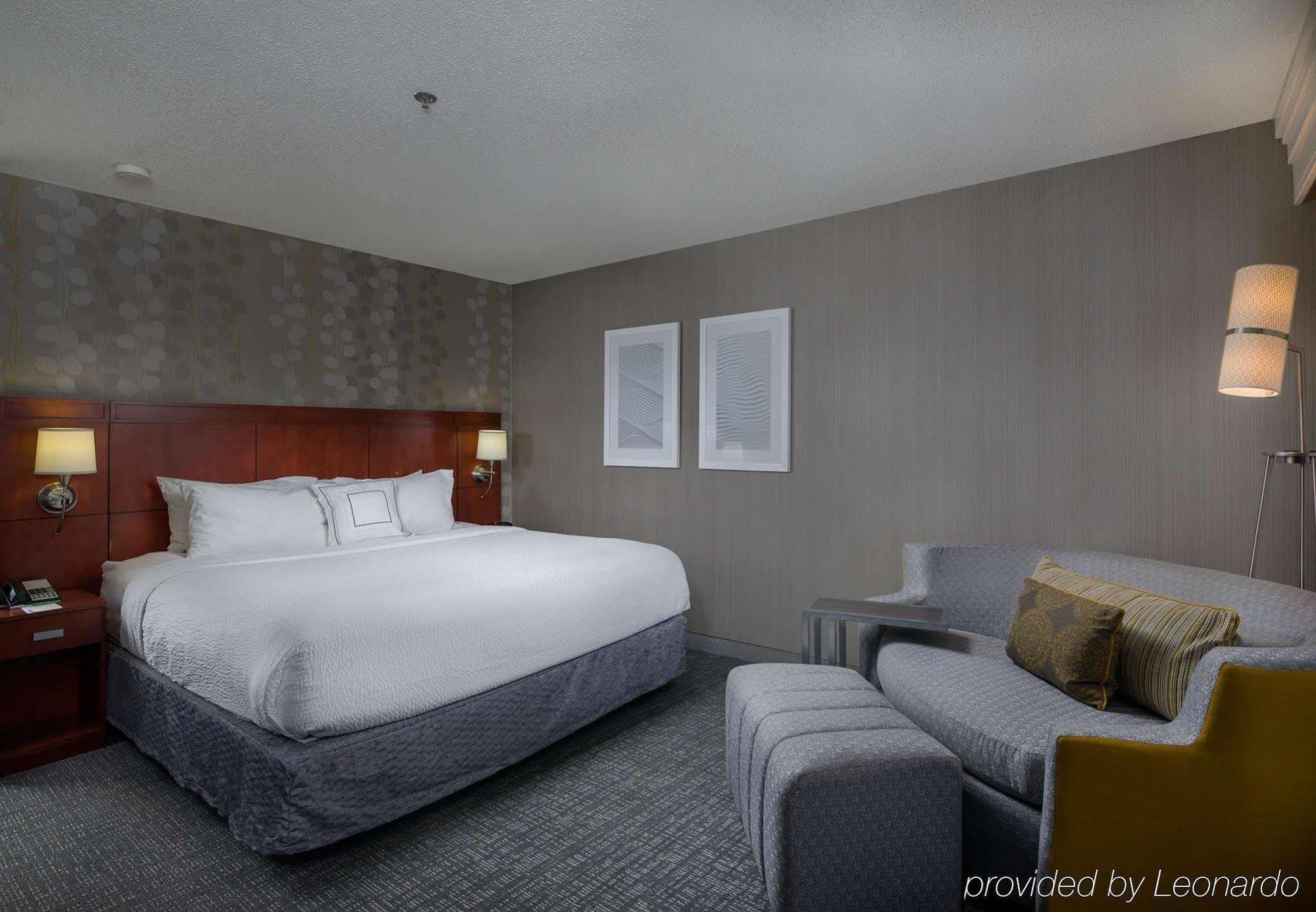 Courtyard By Marriott New Haven Orange Hotel Bagian luar foto